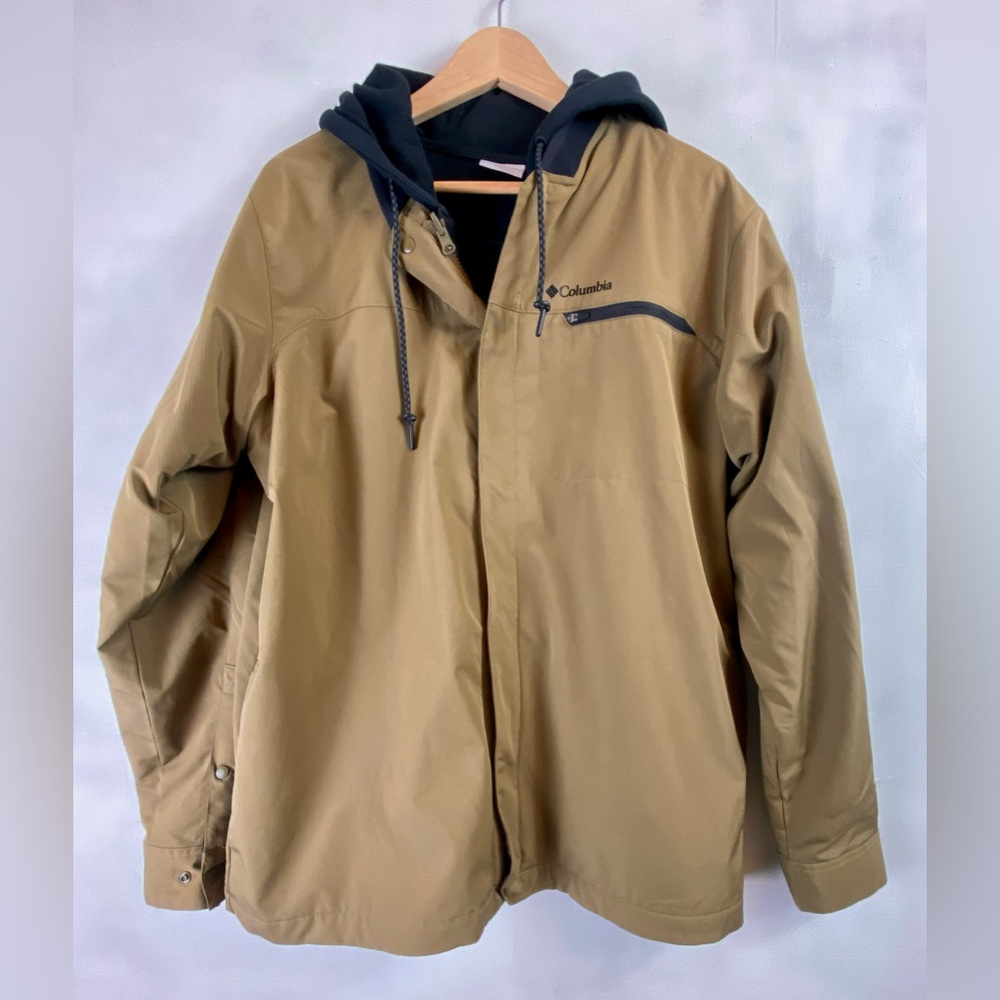 Columbia Jacket / zip-in hoodie combo (M)